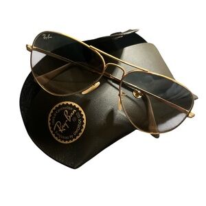 Ray-Ban Gold Aviator Sunglasses with Gradient Lenses